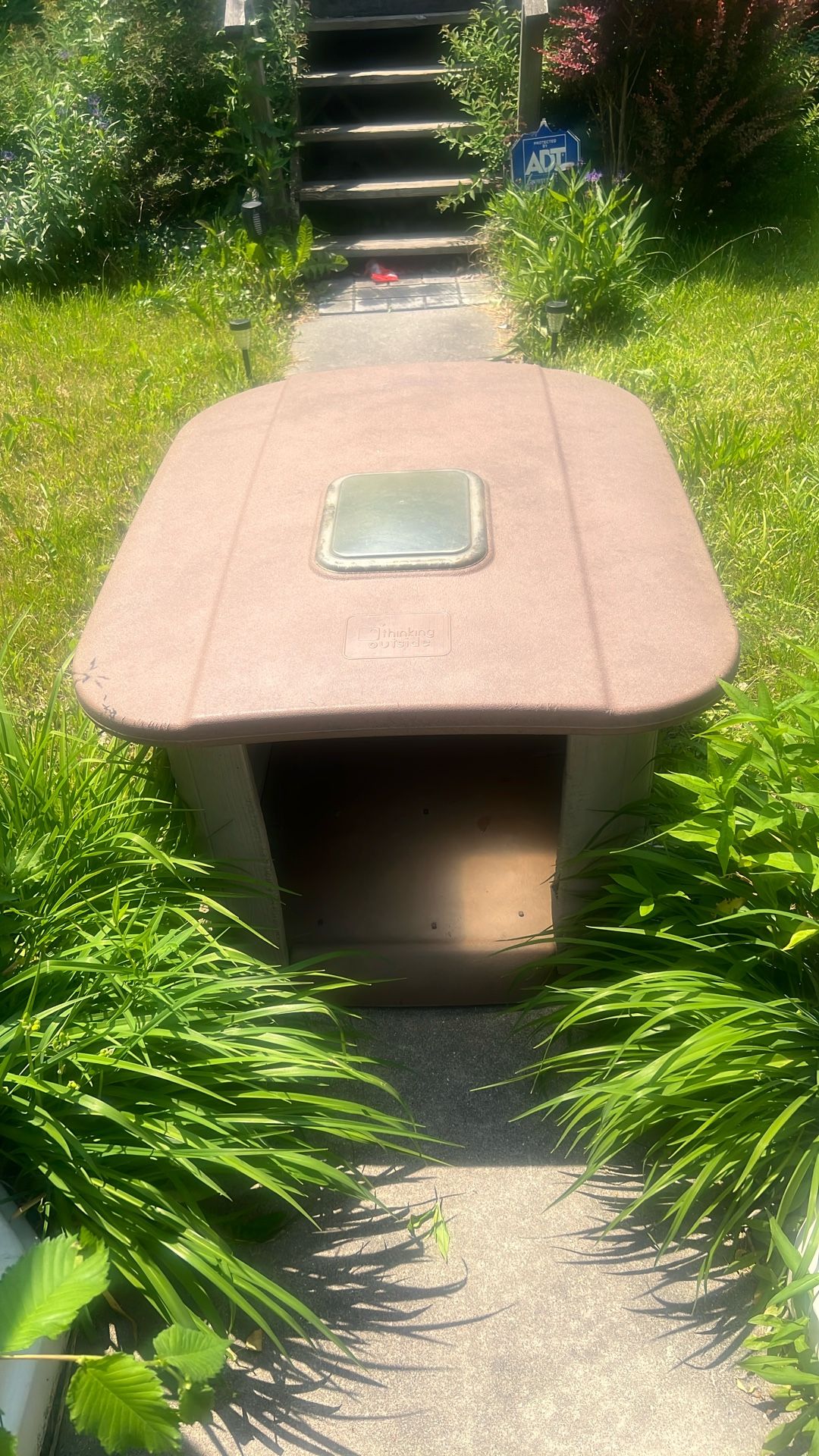 Dog/cat House