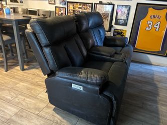 2 seat recliner couch with storage