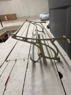 Wall mounted towel rack