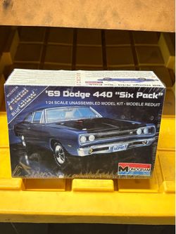 Vintage Monogram Metal Glow ‘69 Dodge Six Pack 1/24 scale model toy car