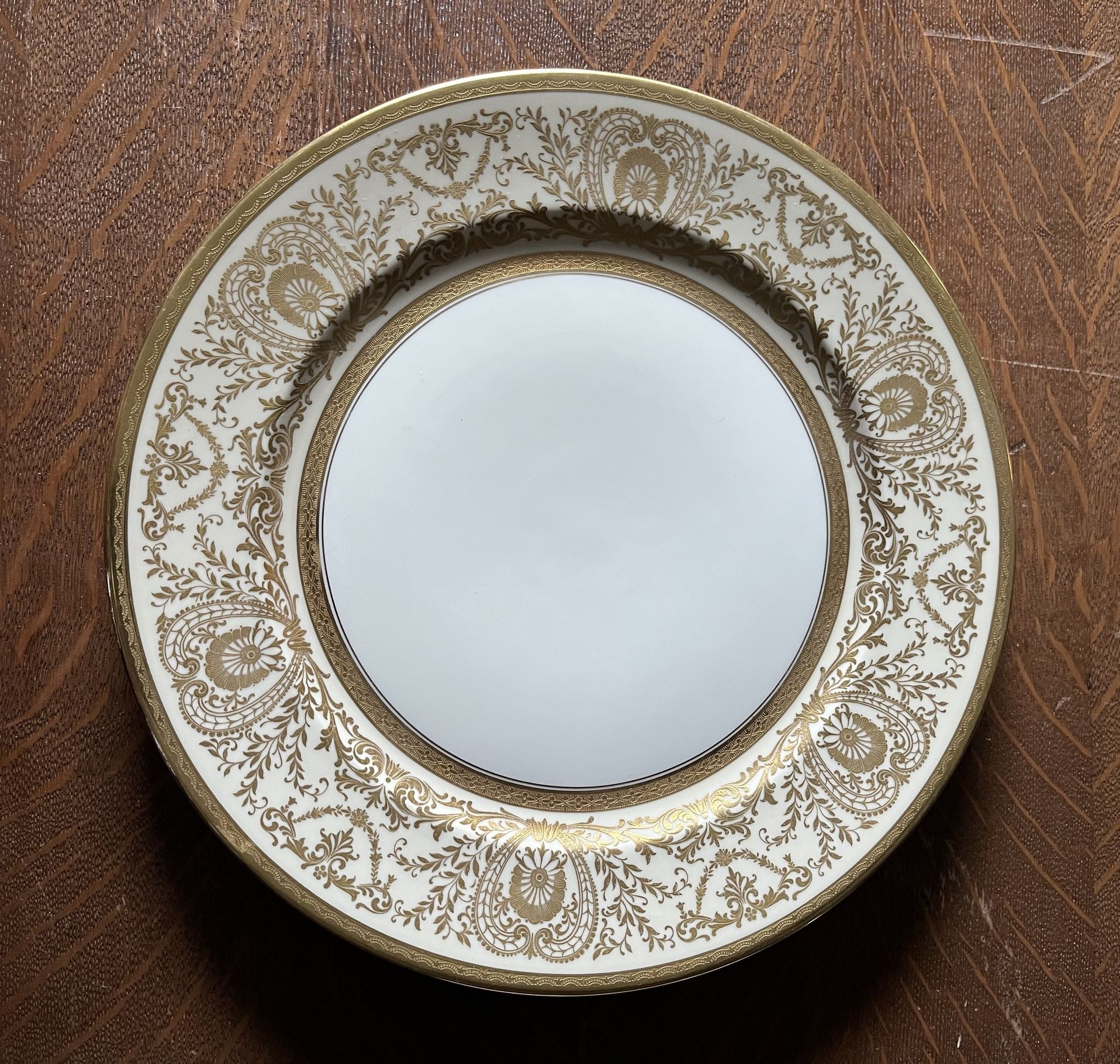 Decorative Dinner Plate With Ornate Gold Detailed Rim