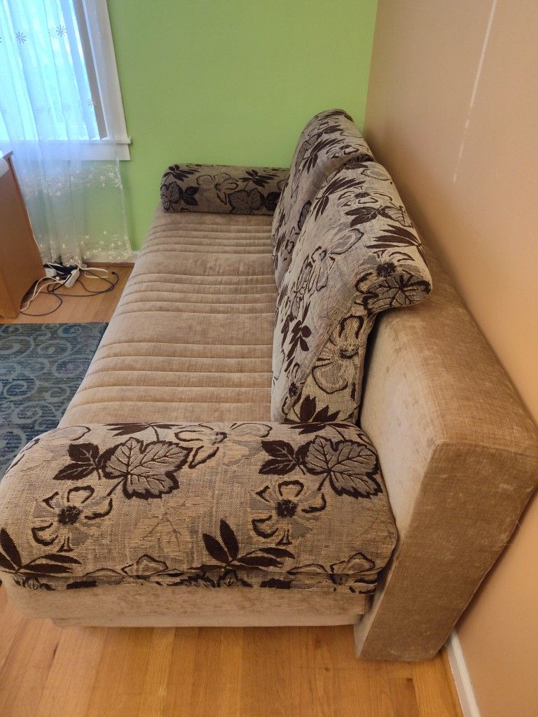 Used like new condition brown European style sofa