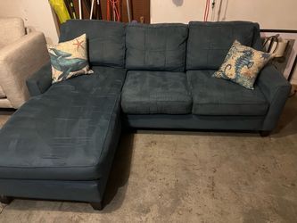 Free Delivery Cindy Crawford Sectional Sofa with Chaise