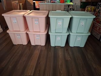 8 STORAGE TOTES  WITH LIDS