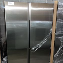 (ONLY 1 LEFT) Smart Side-by-side Refrigerator in stainless Steel.
