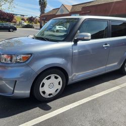 Vendo Scion XB 2009