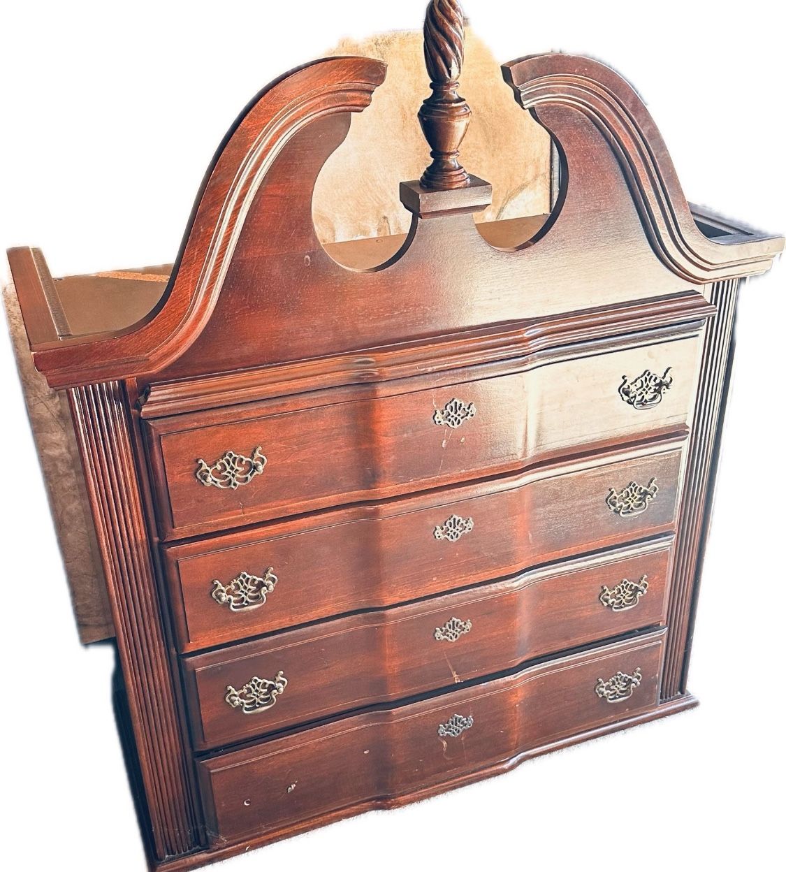 Cherrywood Dresser With 4 Drawers And Storage Top (VERRY HEAVY)