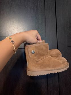 Toddler Ugg size 9