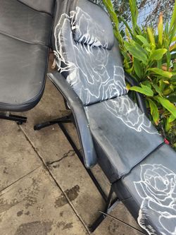 Tattoo /massage chair table
