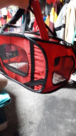 Collapsible pet tote