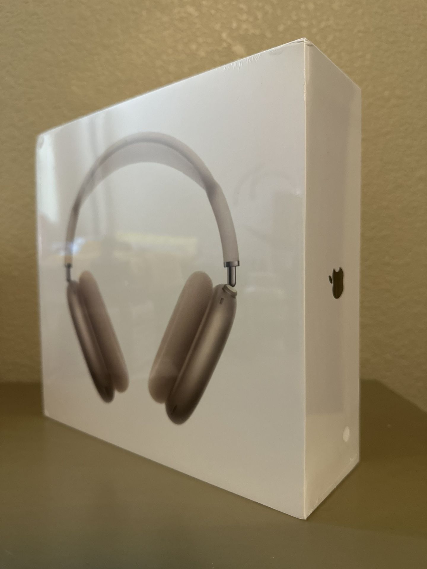 Apple AirPods Max Starlight Color