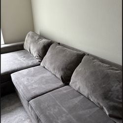 Living spaces sectional 