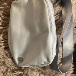 Lululemon Everywhere Belt Bag 