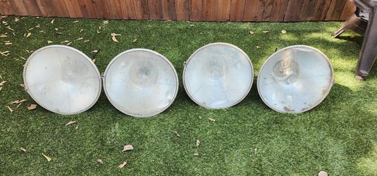 4 Light Tower Fixtures