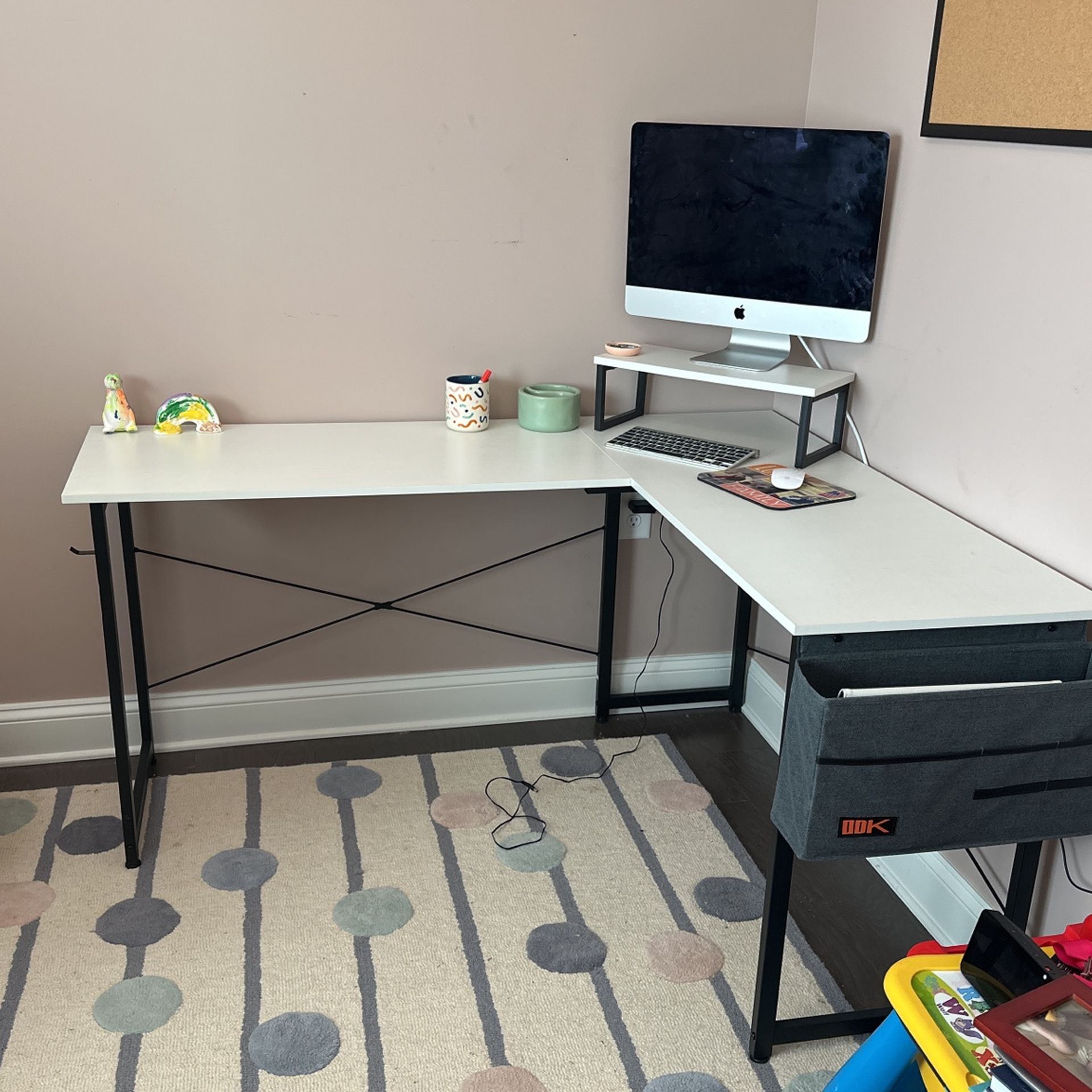 White L-Desk 