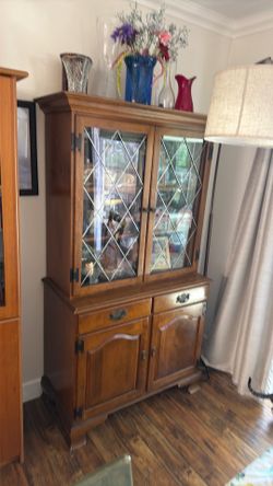 Antique Ethan Allen China cabinet