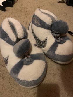 Jordan puffy slippers