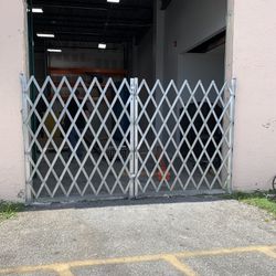 Used Folding Gates For Warehouse 