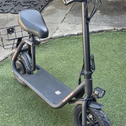 Electric Seated Scooter 