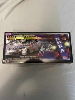 Special Black Chrome Eddition 2005 Mopar / Oakley NHRA Dodge Stratus Funny Car Driver Gary Scelzi
