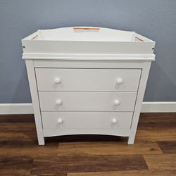Noah 3 Drawer Chest With Optional Changing Table Top By Graco White