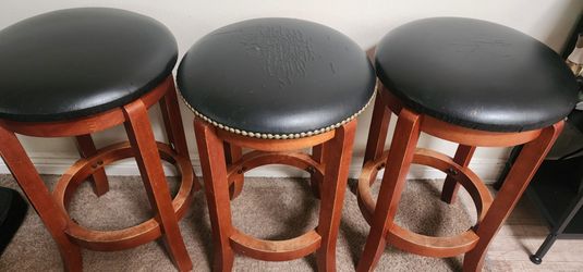 3 barstools