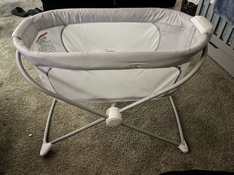 Fisher-Price Portable Folding Baby Bassinet