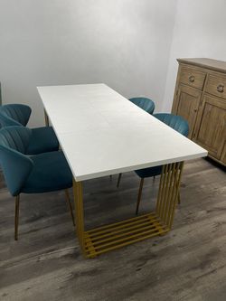 Dinning Table And Chairs