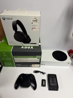 Xbox Series S Bundle