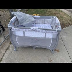 New Condition cribs for kids play pen