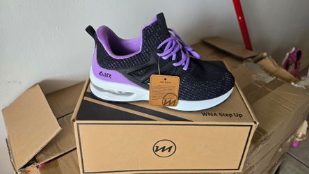 Running shoes, athletic shoes, walking shoes, sports shoes, lightweight, breathable, classic shoes, gym shoes and jogging shoes
