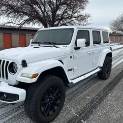 2021 White Jeep Wrangler Sahara Altitude