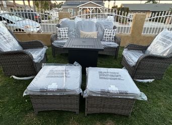 Patio furniture set outdoor new in the box