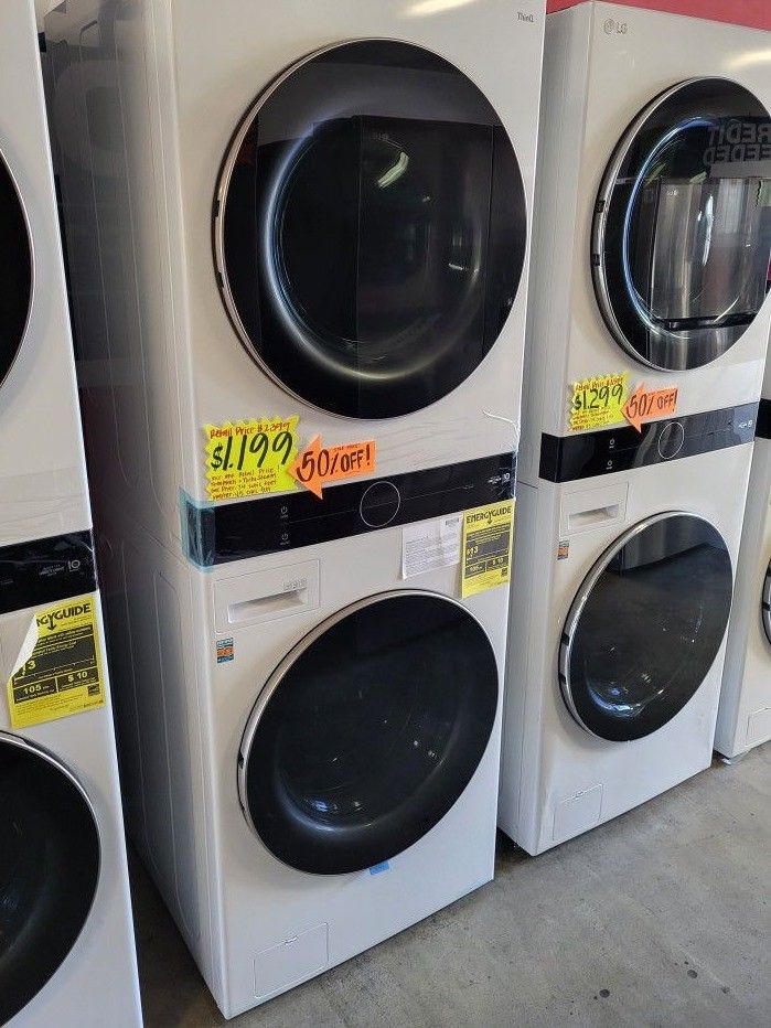 LG ThinQ WashTower Single Unit Front Load Washer 4.5 Cubic Feet Dryer 7