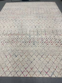 Area rug 9x12 no pets no smoke just professionally cleaned