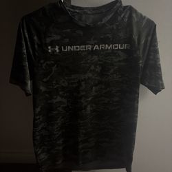 Small Men’s Under Armour
