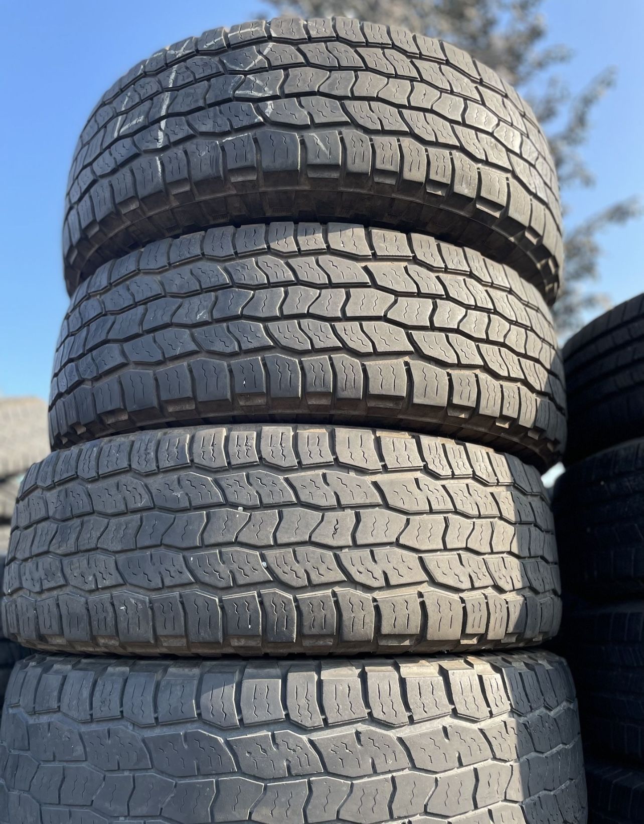 285/75/18Cooper vendo un set de llantas usadas excelente condiciones de vida las 4 ✅🤩I am selling a set of used tires, all 4 in excellent living con