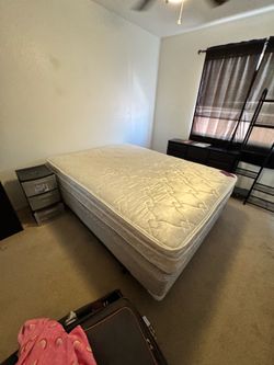 Queen size bed set