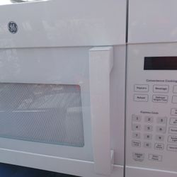 Microwave Over The Range  Like New 