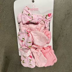 INFANT HAND COVERS AND BOW BUNDLE