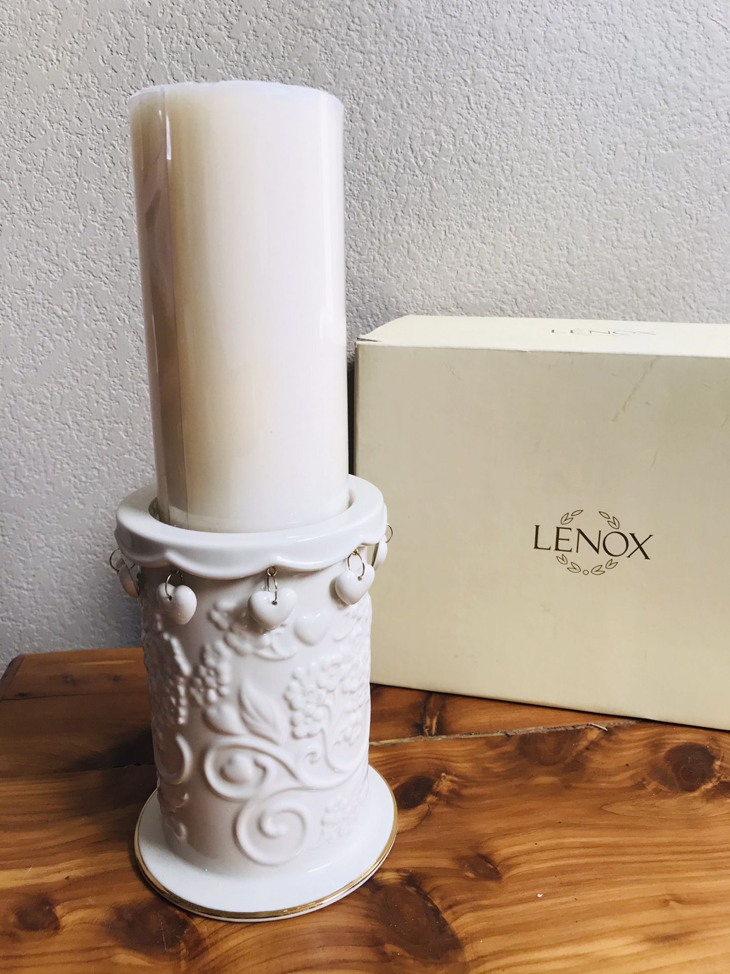 Lenox Floating Hearts Pillar Candleholder With Candle - New in Box