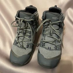 NEW Keen Terradora Hiking boots WOMENS Size 6