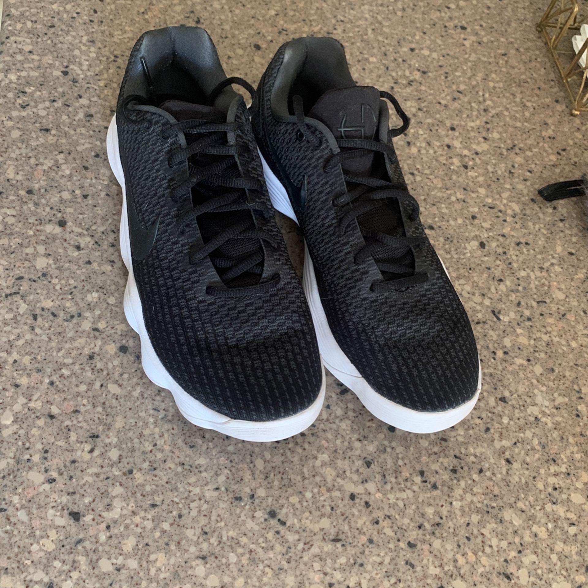 Black Nike 10.5 White Sole Running Shoe