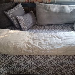 Laura ashley top body pillow