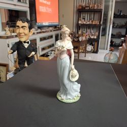 Avon Moments And Memories "A Spring Stroll" Collectible Figurine Young Woman In Pastels 9" Tall 