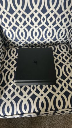 PS4 Console standard black