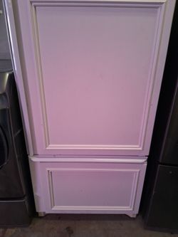 Amana refrigerator