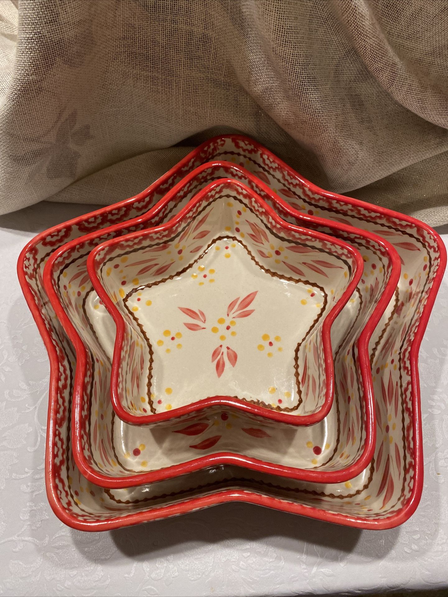Temptations Old World cranberry Three Piece Star Nesting Baker Bowls