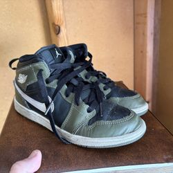 Air Jordan 1 Mid PS "Medium Olive"