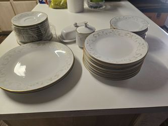 Dinnerwear, Plates, butter holder,